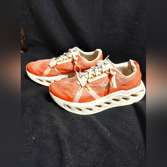 On Cloudeclipse Running Athletic Sneakers - Picture 3 of 11